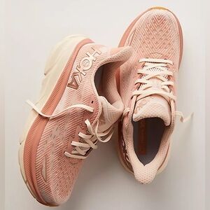 HOKA Clifton 9 Sneakers Size 9 New